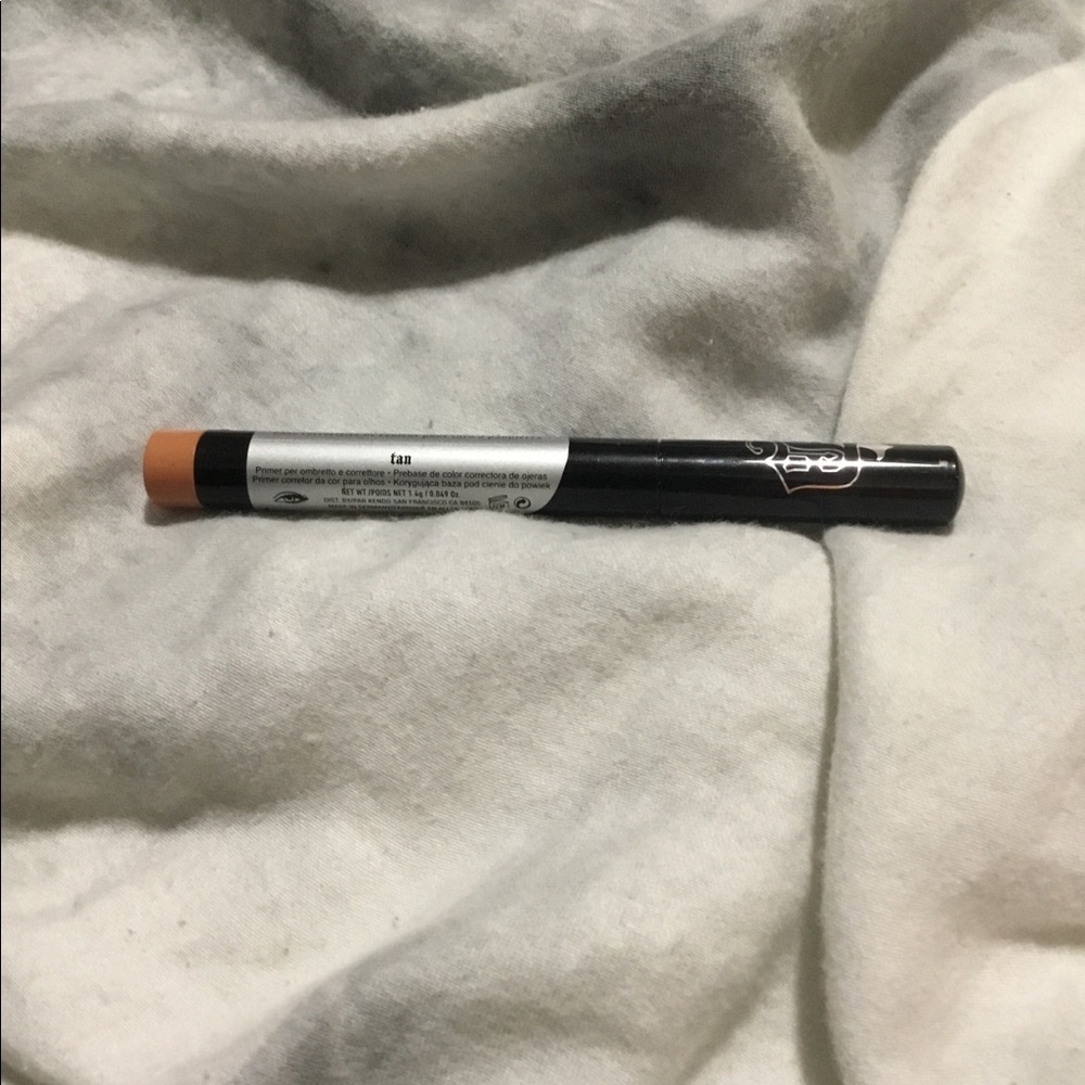 Kat Von D Color Correcting Eyeshadow Primer